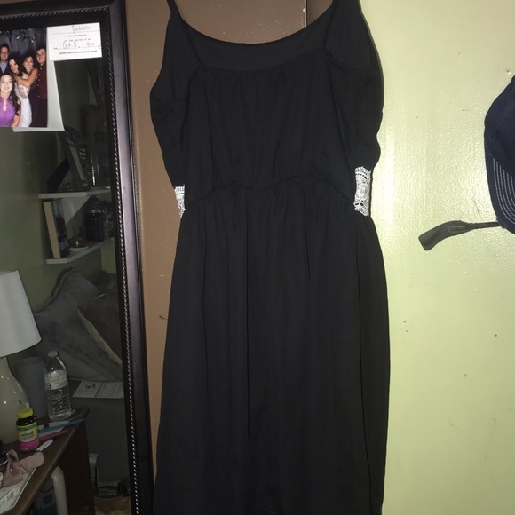 Black dress - Picture 2 of 3